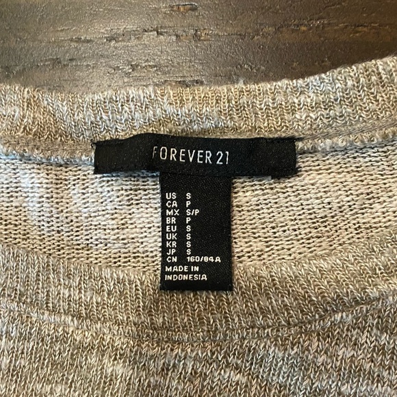 Forever 21 | Knit Sweater/Top | S - Picture 2 of 3